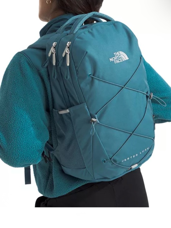 jester luxe north face backpack Women's Maroon & Co Designed with a women specific FlexVent suspension system certified by the American Chiropractic Association The North Face Jester Luxe